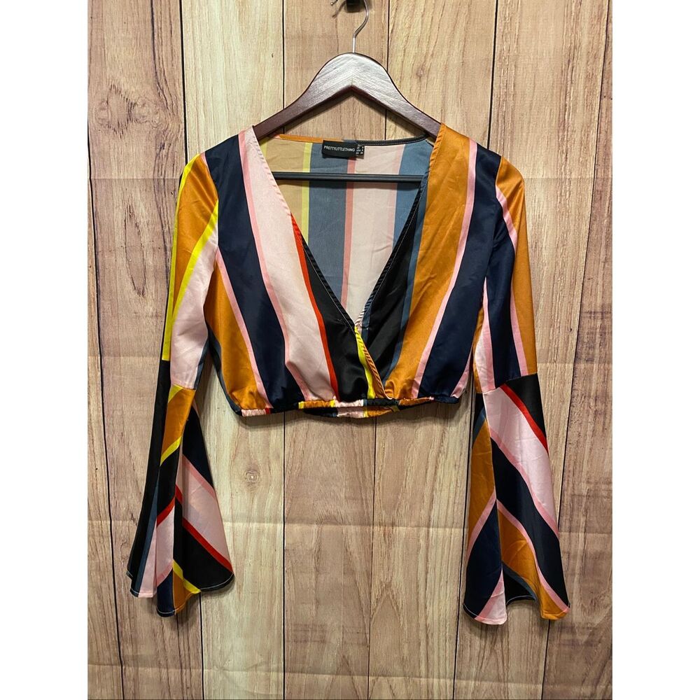 PrettyLittleThing size 4 bell sleeve crop top hippie retro multicolor shirt